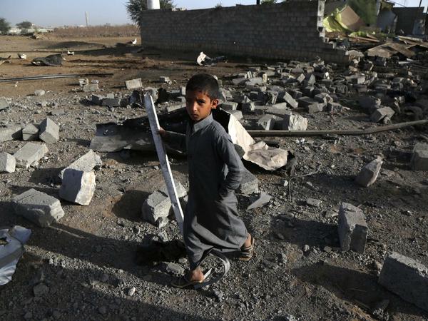 Ohne Hoffnung. Not, Tod und Zerstörung gehören im Jemen zum Alltag. Besonders schlimmen trifft es Kinder.