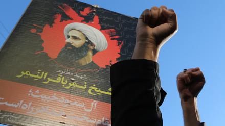 Geballter Zorn. In Teheran haben Demonstranten vor der saudischen Botschaft gegen die Hinrichtung eines schiitischen Geistlichen protestiert.