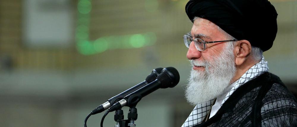 Dieses vom Büro des Iranischen Führers zur Verfügung gestellte Bild zeigt Ajatollah Ali Chamenei, der Oberste Führer des Iran.