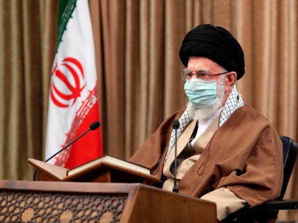 Irans Revolutionsführer Ali Chamenei hat in allen poltischen Entscheidungen seines Landes das letzte Wort.