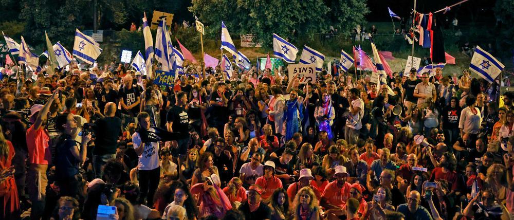 Zlreiche Menschen in Israel bejubelten die neue Koalition.