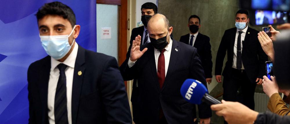 Der israelische Premier Naftali Bennett bei seiner Ankunft zur Kabinettssitzung.