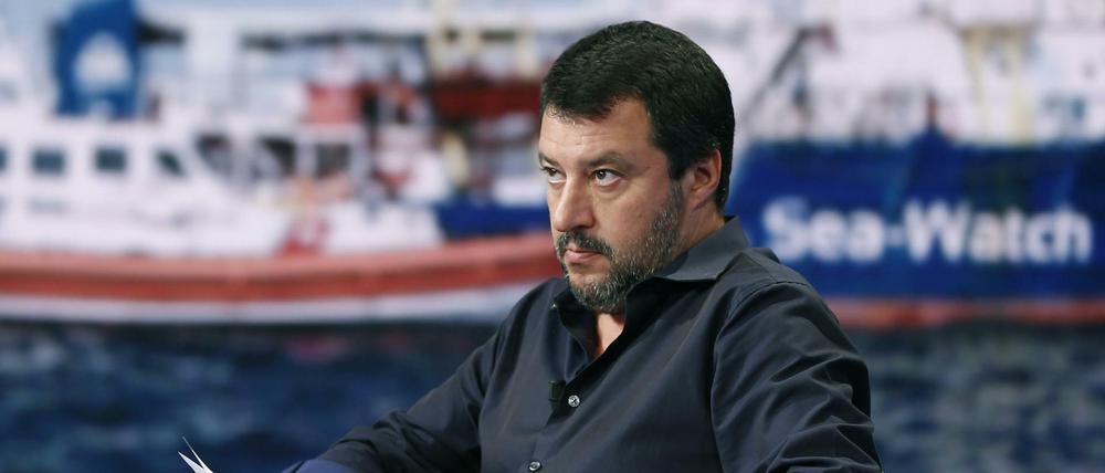 Matteo Salvini, Innenminister von Italien, schäumt vor Wut.