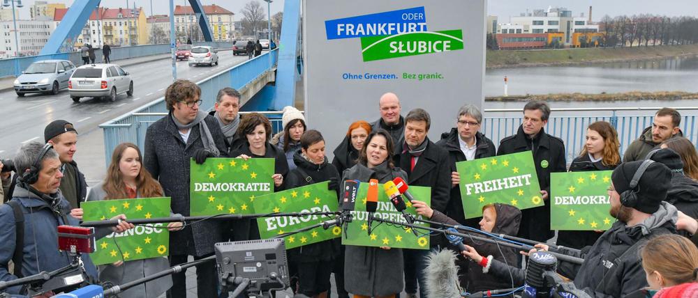 Tief im Osten. Die Jahresauftakt-Klausur des Grünen-Vorstand fand wohl nicht zufällig in Frankfurt (Oder) statt. Im Herbst wird in Brandenburg gewählt.