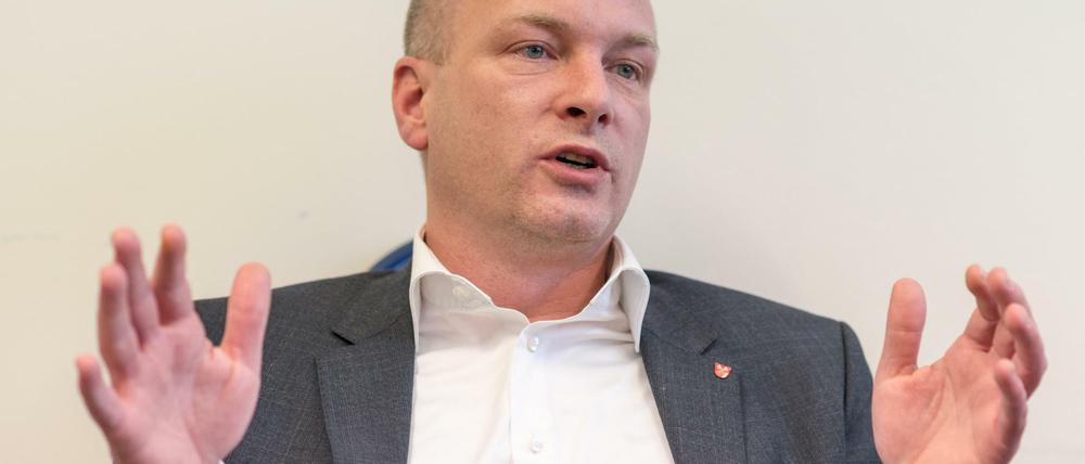Muss sich erklären: Der Regensburger Oberbürgermeister Joachim Wolbergs ist wegen einer Affäre um Spenden von Bauunternehmern an seinen SPD-Ortsverein verhaftet worden. 