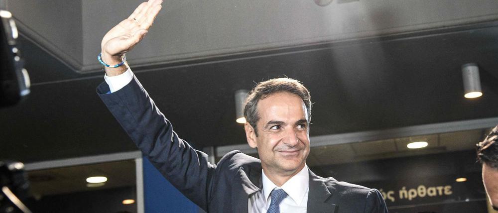 July 7, 2019 - Athens, Greece - Greek opposition New Democracy conservative party leader Kyriakos Mitsotakis greets from his supporters after win the parliamentary elections at the New Democracy headquarters in Athens. Athens Greece PUBLICATIONxINxGERxSUIxAUTxONLY - ZUMAe114 20190707_zaa_e114_010 Copyright: xEurokinissix