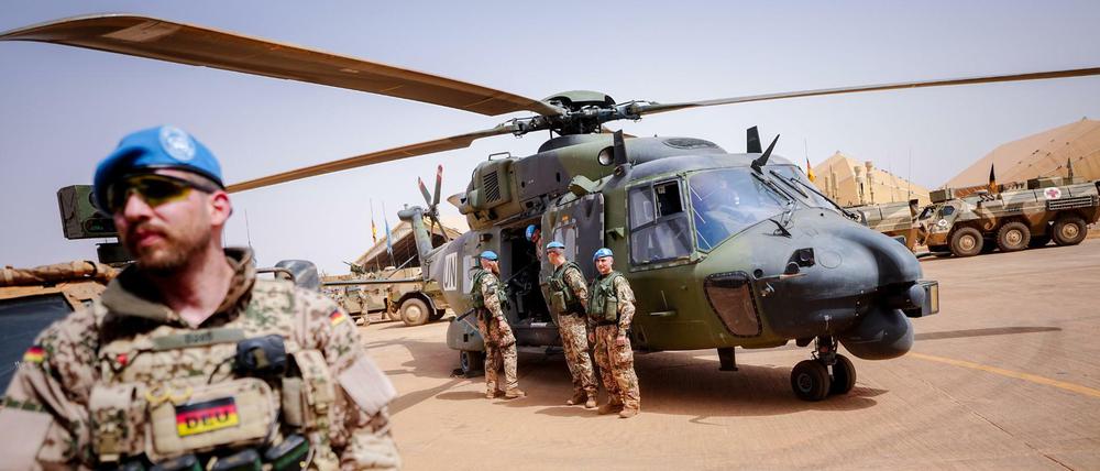 Bundeswehrsoldaten im Camp Castor in Gao in Mali während des Besuchs der Verteidigungsministerin. Die Bundeswehr ist in dem westafrikanischen Land an der UN-Mission Minusma und der EU-Ausbildungsmission EUTM beteiligt. 