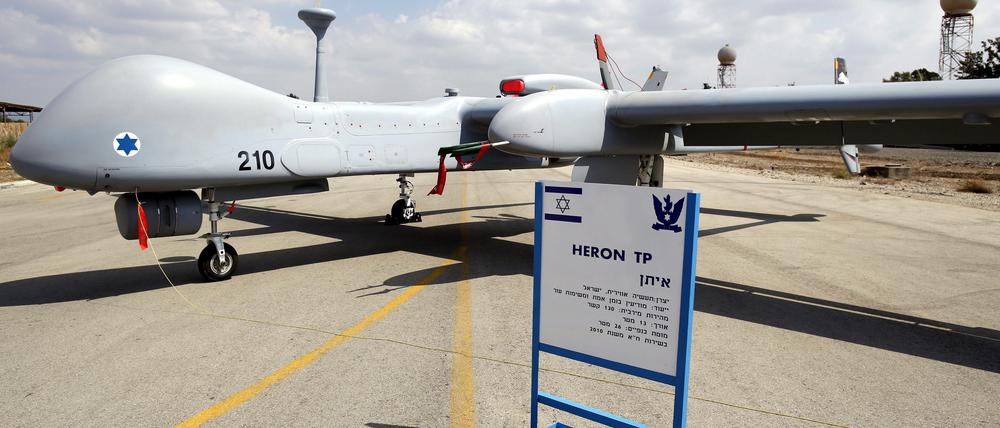 Die Bundeswehr drängt darauf, ihre israelischen Drohnen vom Typ Heron zu bewaffnen. Nun hat sich die SPD in dieser Frage bewegt - zumindest etwas.