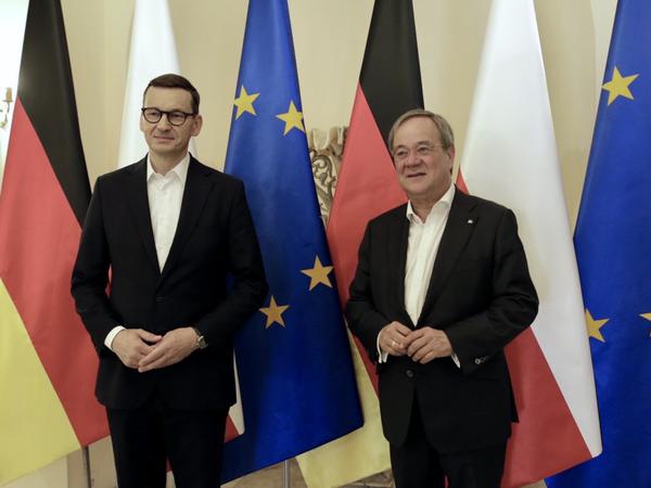 Zeit für klare Worte: Kanzlerkandidat Armin Laschet (CDU/CSU) und Polens Ministerpräsident Mateusz Morawiecki Anfang August in Warschau. 