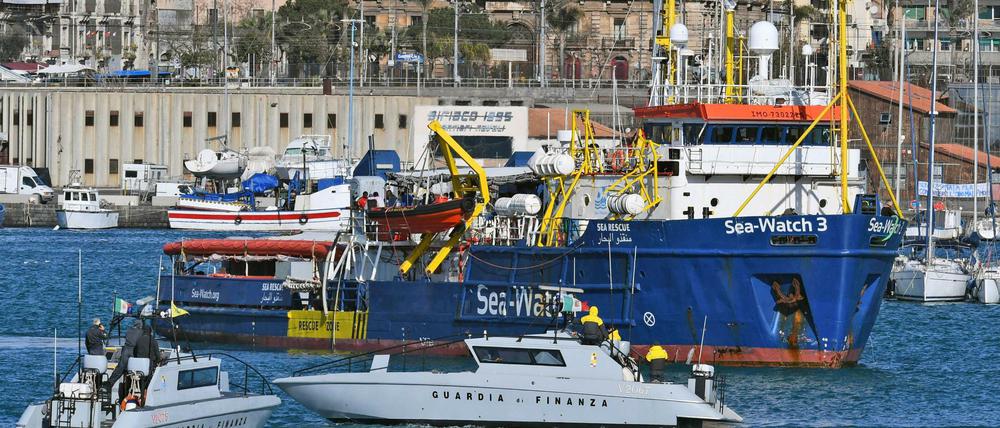 Das Rettungsschiff "Sea-Watch 3" im Hafen von Catania