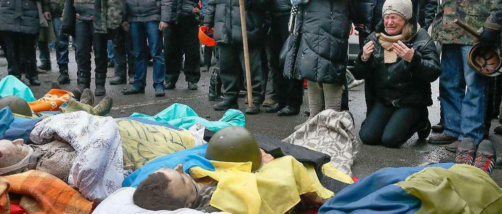 Trauer um Demonstranten, die am 20. Februar in Kiew ums Leben gekommen sind