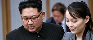 Kim Jong Un, Machthaber von Nordkorea, und dessen Schwester Kim Yo Jong.