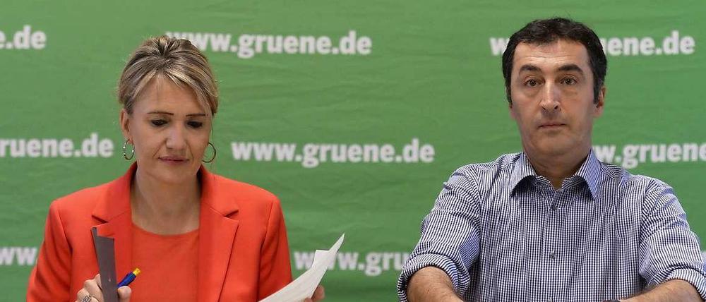 Die Grünen-Parteivorsitzenden Simone Peter und Cem Özdemir nach der Klausur des Bundesvorstands