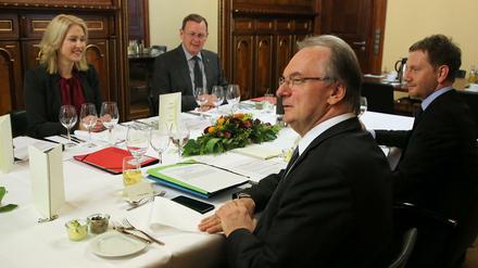 Die Ministerpräsidenten der ostdeutschen Länder trafen sich am Montag in der Landesvertretung von Sachsen-Anhalt. 