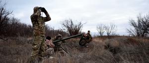Soldaten der 46. Spezialeinheit des Bataillon Donbass Kampfverbands in der Oblast Donezk.