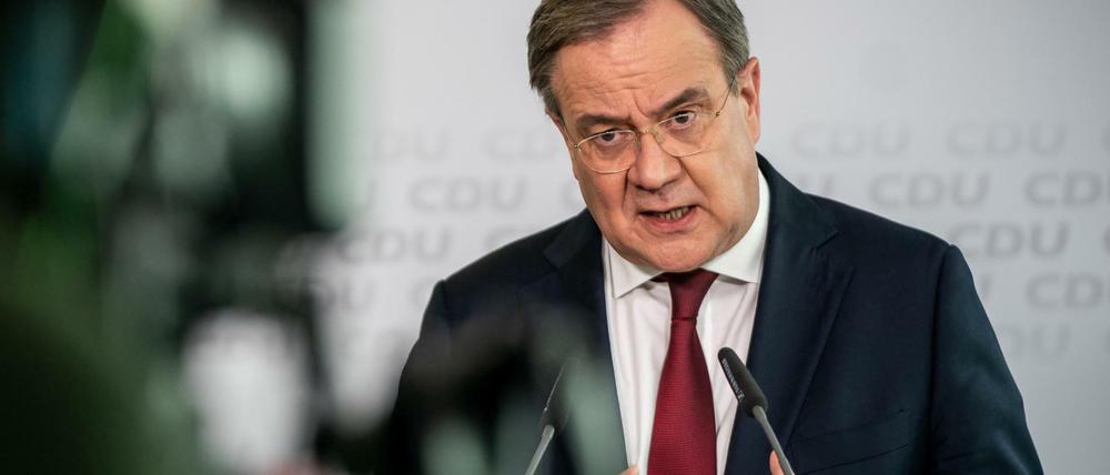 CDU-Chef Armin Laschet will mit einem „Brücken-Lockdown“ für zwei, drei Wochen alles herunterfahren.
