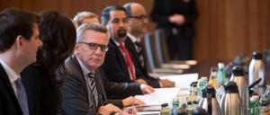 Bundesinnenminister Thomas de Maizière (CDU) nimmt am Dienstag im Bundesinnenministerium an der Sitzung des Lenkungsausschusses der Deutschen Islamkonferenz teil. 