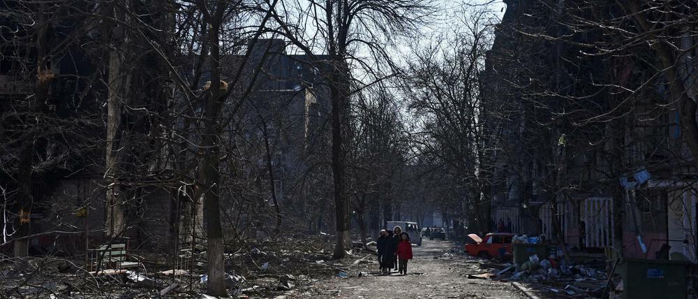 Zerstörte Straßen von Mariupol. Aufgenommen am 18. März.