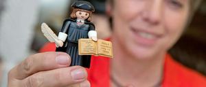 50.000 weitere Figuren des Refomators Martin Luther sind jetzt nachgeliefert worden.