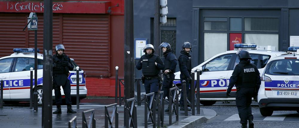 Sicherheitskräfte in Paris.