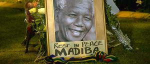 Ruhe in Frieden Mabida, steht auf dem Foto vor Mandelas Haus in Johannesburg. Mabida war Mandelas Clan-Name.