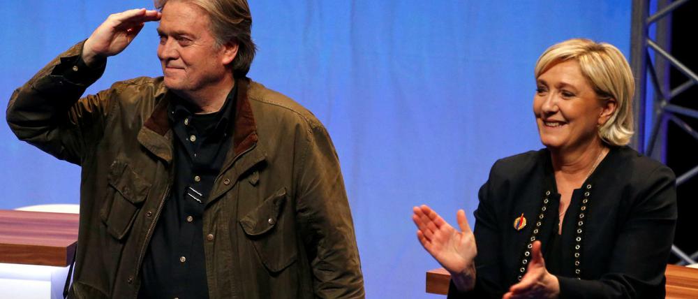 Der ehemalige US-Präsidenten-Berater Steve Bannon besuchte die Chefin des Front National, Marine Le Pen.