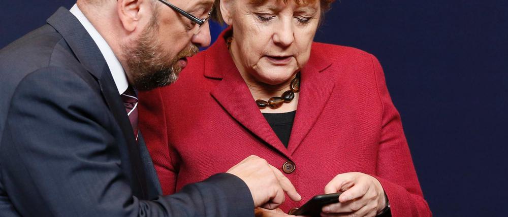 Der damalige EU-Parlamentschef Martin Schulz (SPD) und Kanzlerin Angela Merkel (CDU) im März 2016. 