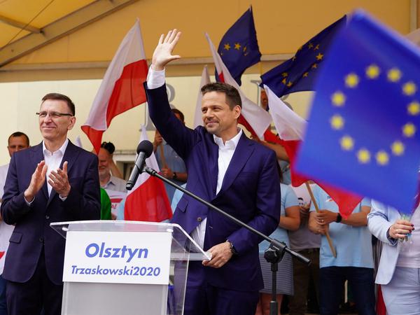 Will Andrzej Duda als polnischen Präsidenten ablösen: Rafal Trzaskowski (r)