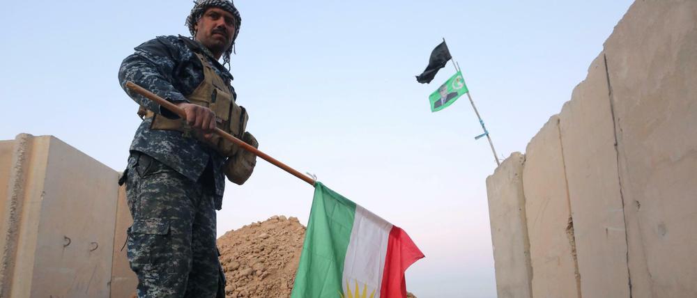 Ein irakischer Soldat in Kirkuk, wo die Regierungstruppen den Gouverneurssitz der Provinz eingenommen haben.