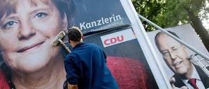 Beim Kampf ums Kanzleramt hat auf Politbarometer noch immer Angela Merkel die Nase vorn.