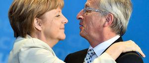 Bundeskanzlerin Angela Merkel mit dem Spitzenkandidaten der Europäischen Volkspartei, Jean-Claude Juncker.