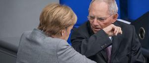 Krach oder Denkanstoß? Die Kanzlerin und Schäuble vor einer Woche im Bundestag.