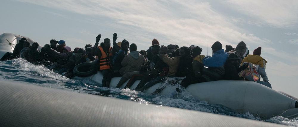 Ende Dezember rettete die deutsche NGO Sea-Watch mehrere Geflüchtete vor dem Ertrinken im Mittelmeer.