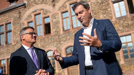 Die Ministerpräsidenten Boris Rhein (CDU) und Markus Söder (CSU) haben bessere Karten als ihre Herausforderer.