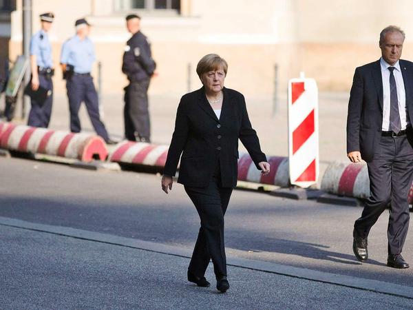 Bundeskanzlerin Angela Merkel (CDU) auf dem Weg zum Trauergottesdienst für Philipp Mißfelder (CDU). 