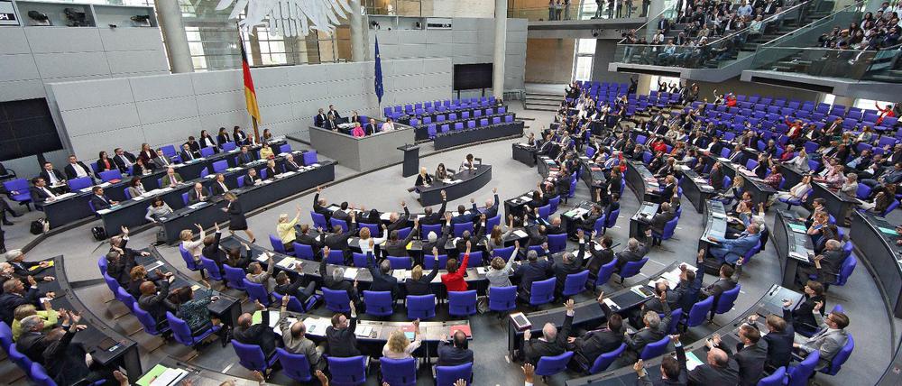 Abstimmung im Bundestag - mit einer Minderheitsregierung könnten immer neue Mehrheiten entstehen. 