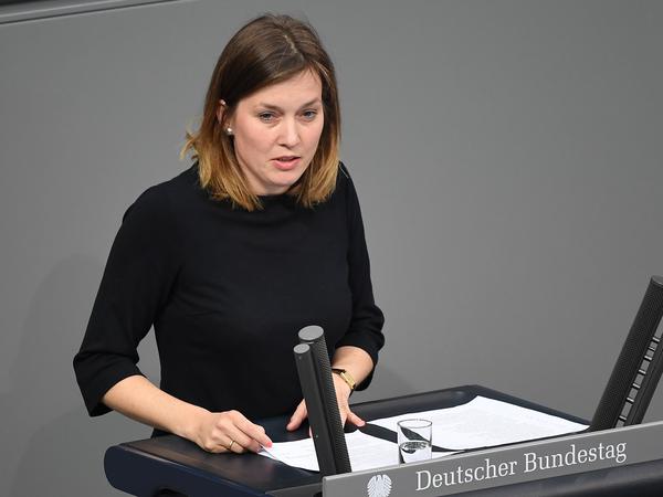 Siemtje Möller sitzt seit 2017 im Bundestag und ist stellvertretende verteidigungspolitische Sprecherin der SPD-Fraktion. 