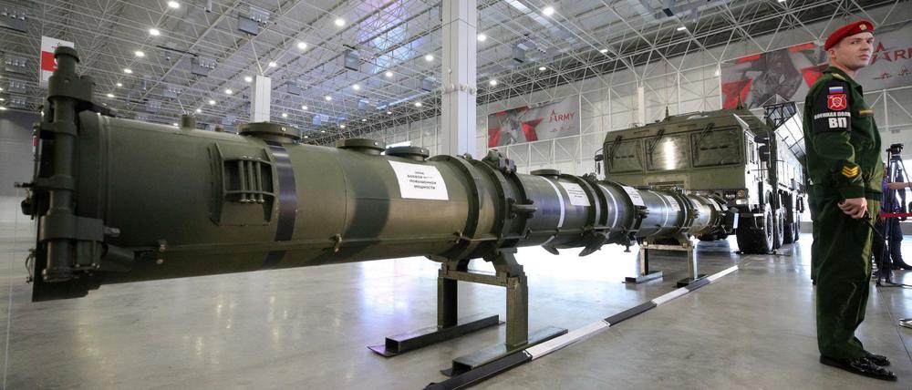 Russland präsentierte bei einem Medien-Briefing die 9M729-Rakete. Die Rakete ist ein Grund, warum die USA das INF-Abkommen gekündigt haben. 