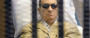 Mubarak wird nicht für den Tod von mehr als 800 Demonstranten verantwortlich gemacht. 