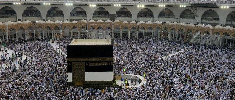 Jedes Jahr pilgern bis zu drei Millionen Muslime nach Mekka und umrunden die Kaaba. Iranische Muslime können in diesem Jahr nicht dorthin reisen.
