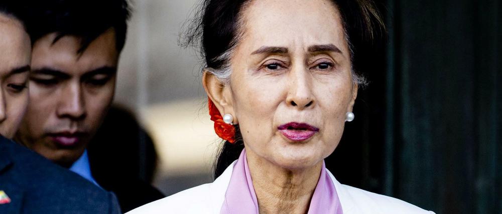 Aung San Suu Kyi hat lange für gewaltlose Demokratisierung gekämpft, in Den Haag legitimierte sie nun die Gewalt gegen die Rohingya. 