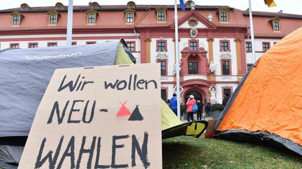 Campen gegen Kemmerich. Das Protestzeltlager vor Erfurts Staatskanzlei.