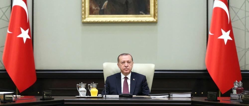 Fängt der türkische Präsident Recep Tayyip Erdogan gerade einen Feldzug gegen die Menschenrechte im Allgemeinen an? 
