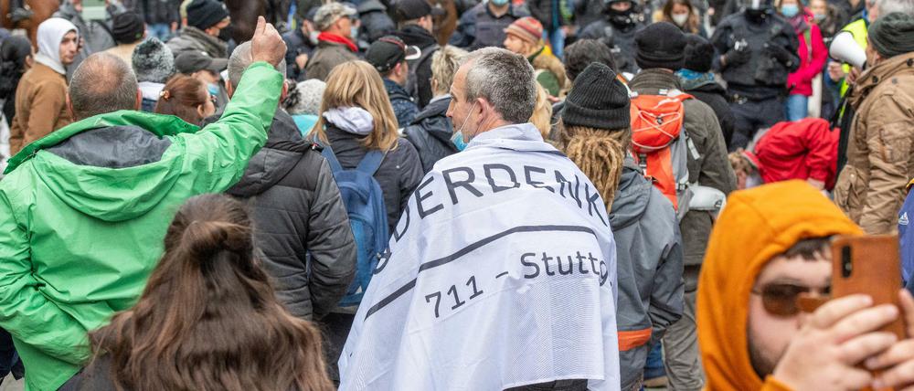 „Querdenker“-Demonstration in Stuttgart: Nun wurden sensible Daten tausender Mitglierder:innen veröffentlicht.