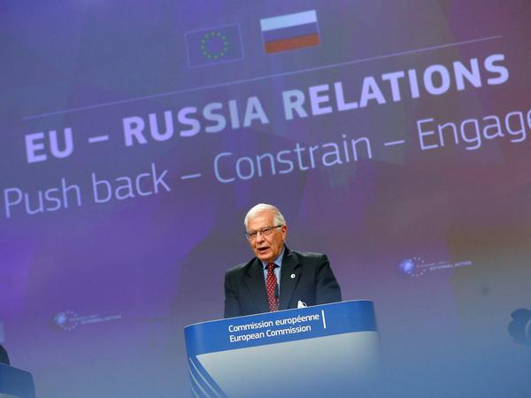 Der EU-Außenbeauftragte musste sich nach der gezielten Demütigung in Moskau gegen Rücktrittsforderungen in Brüssel wehren. 