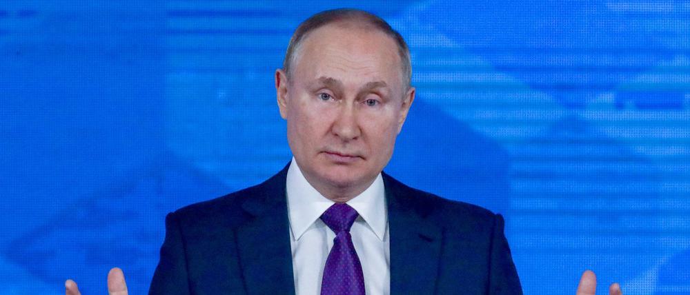 Putin streitet bislang ab, das Nachbarland angreifen zu wollen.