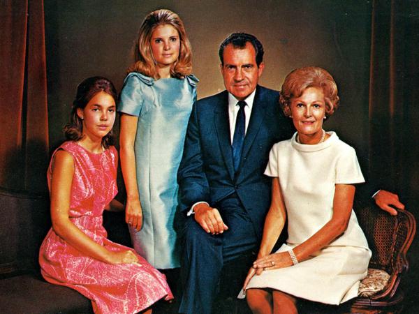 Gewann 1972 haushoch die Präsidentschaftswahl: Der ehemalige US-Präsident Richard Nixon im Kreise seiner Familie