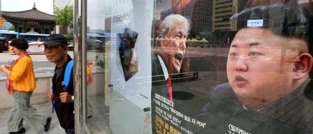 Das Titelblatt eines südkoreanischen Nachrichtenmagazins zeigt am 11.09.2017 in Seoul (Südkorea) ein Bild des US-Präsidenten Donald Trump und des nordkoreanischen Machthabers Kim Jong Un unter der Überschrift "Korea-Krise". 