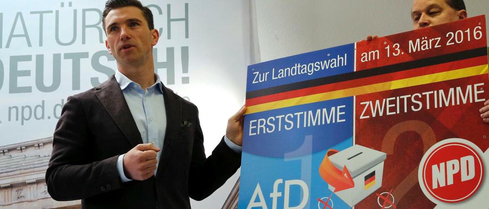 NPD-Chef Frank Franz (l.) und Parteisprecher Klaus Beier stellten am Montag ihre AfD-Kampagne vor.