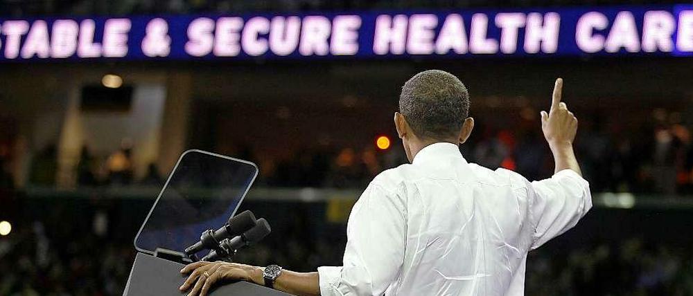 Seit Jahren wirbt US-Präsident Barack Obama für seine Gesundheitsreform. Doch die Kritik im eigenen Land ist noch immer enorm.